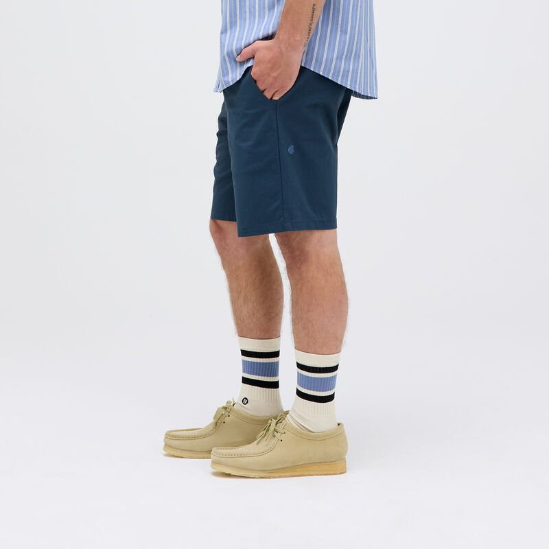COMPOUND CHINO SHORT image number 2