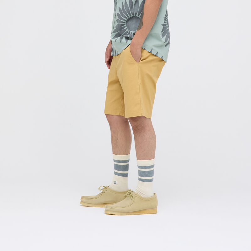 COMPOUND CHINO SHORT image number 2